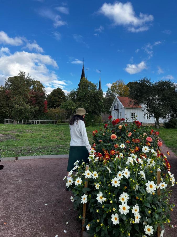 Klostergardens Vandrarhem Varnhem Exterior foto